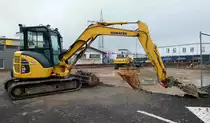 =Komatsu PC 55 MR steht auf einer Baustelle in Fulda, 02-2017