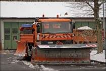 Am Nachmittag des 22.11.2008 tragen die Pfl�ge schon deutliche Spuren der vergagenen Eins�tze. Hier der Actros 1831. 