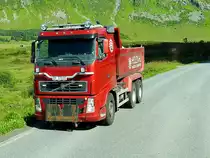 VOLVO-Kipper ist auf den Lofoten unterwegs; 160721
