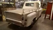 Heckansicht eines Chevrolet Apache 3100 des Modelljahres 1958. Essen-Kettwig am 11.02.2017.