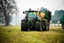Deutz Warrior mit Zunhammer Güllefasswagen, fotografiert am 11.02.17 in Rietberg.