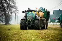 Deutz Warrior mit Zunhammer Güllefasswagen, fotografiert am 11.02.17 in Rietberg.