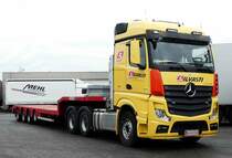 =MB-Tieflader rastet auf dem Autohof Fulda Nord im Februar 2017