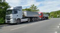 Mercedes Benz Axor 1843 und Actros 1844 - Naumann Beton - 16.05.2015 in Waldkappel