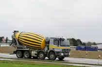 MB 3241 ACTROS  Betonmischer, mitgezogen am 23.2.2017 auf der L 164 (ex B221) bei Übach - Palenberg