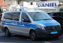 Polizei Hessen Mercedes Benz Vito am 25.02.17 beim Faschingsumzug in Maintal Dörnigheim