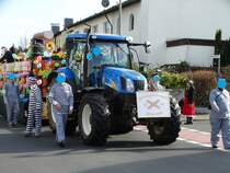 New Holland T6070 am 25.02.17 beim Faschingsumzug in Maintal Dörnigheim