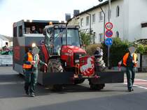 Massey Ferguson 4270 am 25.02.17 beim Faschingsumzug in Maintal Dörnigheim