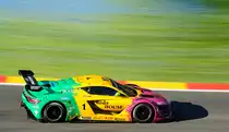 Renault Sport R.S.01, mit Nr.5 bei der Renault Sport Trophy auf der Ardennen-Achterbahn von Spa-Francorchamps, im Rahmen der European Le Mans Series.. am 25.9.2016. Fotomontage ich habe den Hintergrund mit einem Wischerfoto (Panning) eines Weizenfeldes ausgetauscht. Ich hoffe es gefällt.