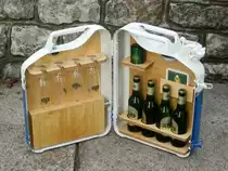 Reservekanister des VW Bully Typ 1 von 1956 im Oktober 2016 auf der Motor World Classics. 