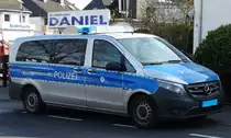 Polizei Hessen Mercedes Benz Vito am 25.02.17 beim Faschingsumzug in Maintal Dörnigheim