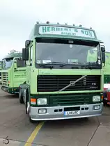 Ein Volvo F10 in Fairford. (Aufnahme vom 07.07.2012)