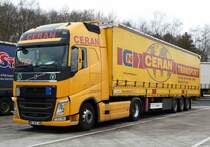 =Volvo FH von  CERAN  rastet im Februar 2017 an der A7