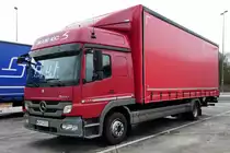 =MB Atego 1224 von  BlueTec 5  rastet im Februar 2017 auf dem Autohof Fulda-Nord