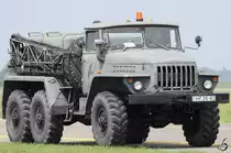 Ein Ural 4320 APA-5d Flugfeldstartfahrzeug der Ungarischen Luftwaffe, aufgenommen am 07.08.2010 in Kecskemét.