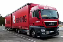 =MAN-Hängerzug der Spedition  REINING  rastet an der A 7, Februar 2017