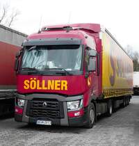 =Renault-Sattelzug von  SÖLLNER  rastet an der A 7, Februar 2017