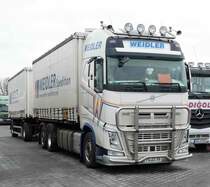 =Volvo-Sattelzug der Spedition  WEIDLER  rastet an der A 7, Februar 2017