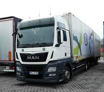 MAN - Hängerzug steht im März 2017 am Autohof Fulda-Nord
