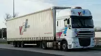 =DAF XF - Sattelzug von  velotrans  steht auf einem Rastplatz an der A 3 im März 2017