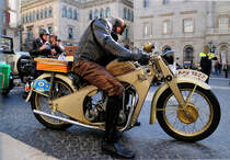 La Mondiale von 1927, am 5.3.2017 beim Treffpunkt einer Oldtimerausfahrt auf dem Plaça de Sant Jaume,Barcelona