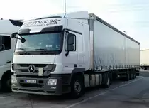 =MB Actros von  Sputnik 96  rastet an der A 3 im März 2017