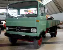 MB 608 steht bei den Retro Classics 2017 in Stuttgart, März 2017