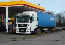 =MAN von  OELDIG-Transporte steht zur Betankung an der A81 im März 2017