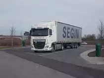 Polnischer DAF Sattelzug auf einem Rastplatz an der A11 am 04.März 2017.