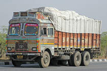 TATA 2518, 17.Februar 2017, Jaipur Kishangarh Expressway, Rajasthan, Indien.