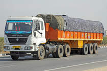 Ashok Leyland 4923, 17.Februar 2017, Jaipur Kishangarh Expressway, Rajasthan, Indien.