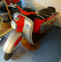 Hercules-Roller 50, Baujahr 1967, Sachs-Motor mit 47ccm und 2,6PS, Bruno's Motorradbhne Oberwolfach, Aug.2013