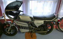 Hercules Ultra 2LC, Baujahr 1978, 1-Zyl.Motor, 50ccm, 6,25PS, Vmax.85Km/h, 5-Gang-Getriebe, Bruno's Motorradbhne Oberwolfach, Aug.2013