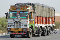 TATA 3118, 17.Februar 2017, Jaipur Kishangarh Expressway, Rajasthan, Indien.