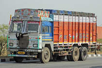 TATA 2518, 17.Februar 2017, Jaipur Kishangarh Expressway, Rajasthan, Indien.