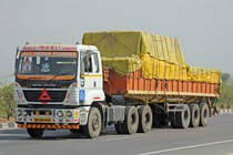 Ashok Leyland U4923, 17.Februar 2017, Jaipur Kishangarh Expressway, Rajasthan, Indien.