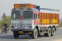 TATA 2515, 17.Februar 2017, Jaipur Kishangarh Expressway, Rajasthan, Indien.