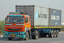 TATA 4013, 17.Februar 2017, Jaipur Kishangarh Expressway, Rajasthan, Indien.