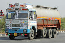 TATA 3118, 17.Februar 2017, Jaipur Kishangarh Expressway, Rajasthan, Indien.