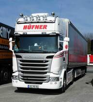 =Scania R 450 der Spedition  HÜFNER  rastet an der A 7 im März 2017