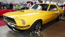 =Ford Mustang, präsentiert bei den Retro Classics Stuttgart im März 2017