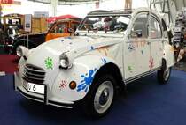 =Citroen 2 CV, präsentiert bei den Retro Classics Stuttgart im März 2017