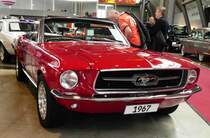 =Ford Mustang, gesehen bei den Retro Classics Stuttgart im März 2017