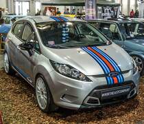 Ford Fiesta Gen. 6, Pre-Facelift, fotografiert auf der Automobil und Tuning Show, März 2017.