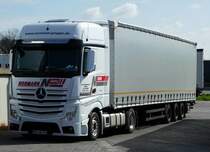 =Actros-Sattelzug rastet auf dem Autohof Fulda Nord im März 2017