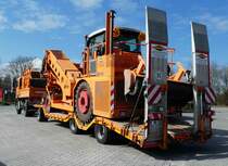 =Dücker Bankettfräse, gesehen auf dem Autohof Fulda-Nord im März 2017 