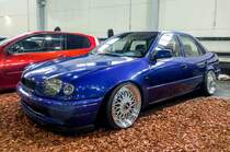 Schön getunter Toyota Crolla Sedan (E110). Foto: Automobil und Tuning Show, März 2017.