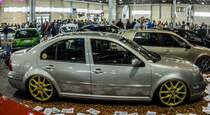 VW Bora getunt, fotografiert auf der Automobil und Tuning Show, März 2017.