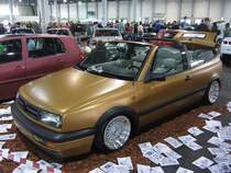 VW Golf III Cabriolet gepimpt, gesehen auf der Automobil und Tuning Show, März 2017.