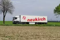 MB 1644 mit Sattelauflieger, mitgezogen am 10.4.2017 auf der L 164 (ex B221) bei Übach - Palenberg 